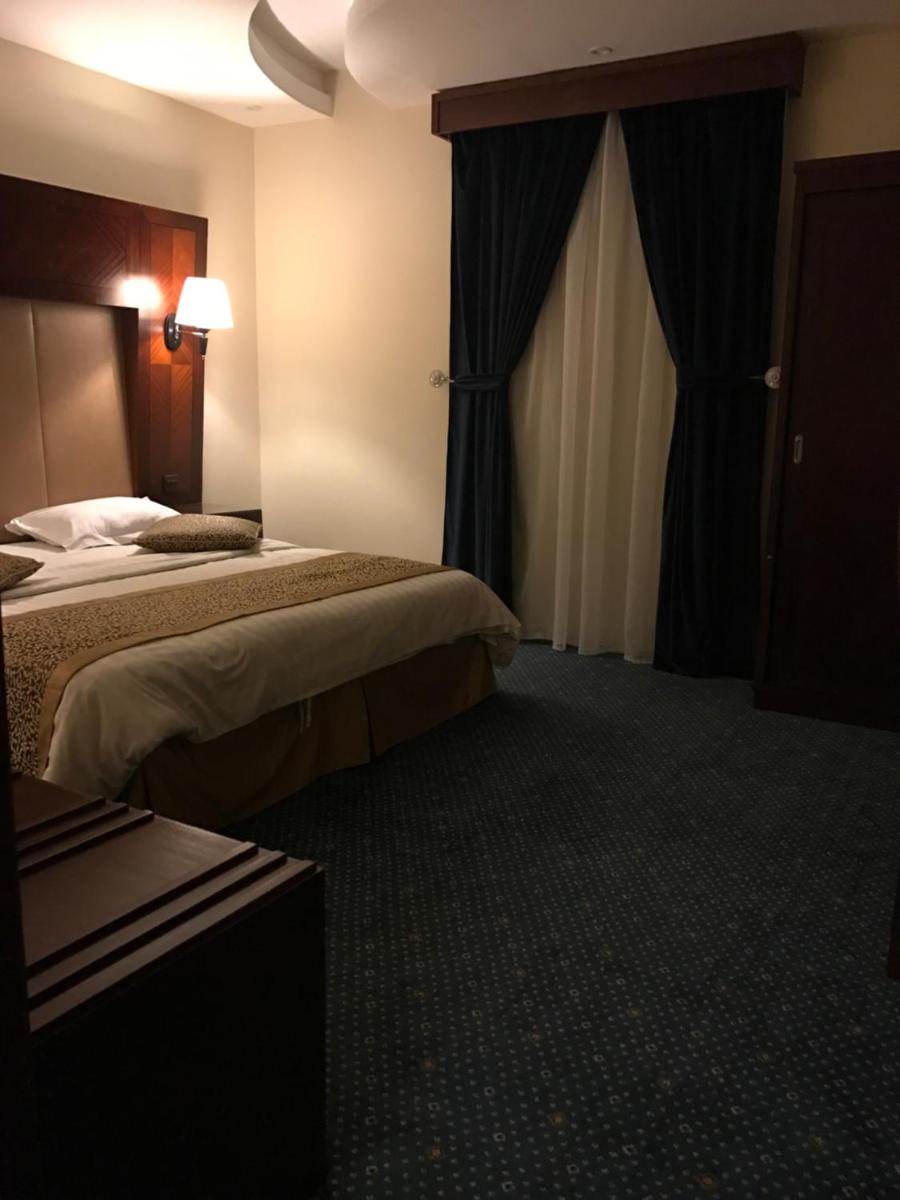Popular attractions Area Nearby Property